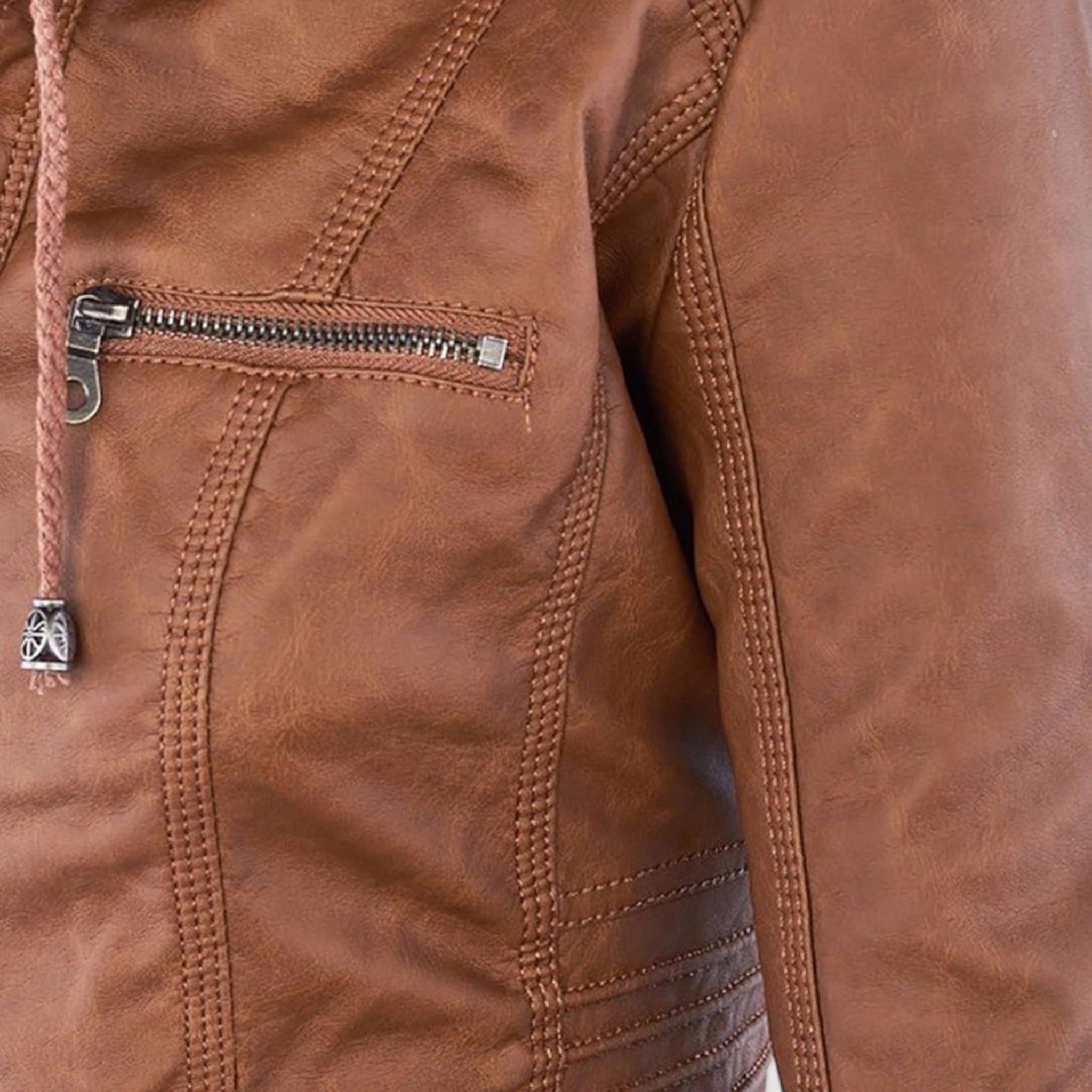 Laurina™ | Chaqueta con capucha estilizada para motociclistas